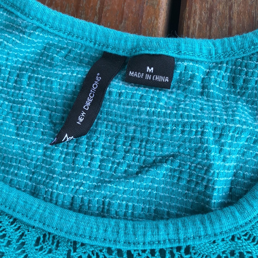 New Directions Green Ruffled sleeve top - Picture 2 of 6